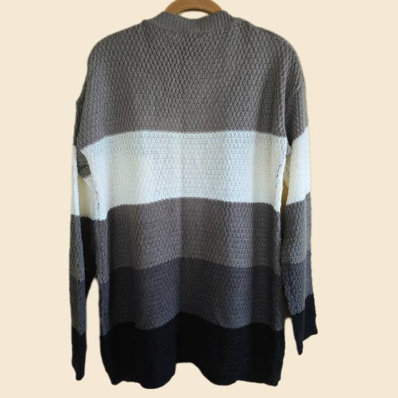 New Love Change Italy Solid Color Block Cardigan with Pockets NWOT - Picture 2 of 4